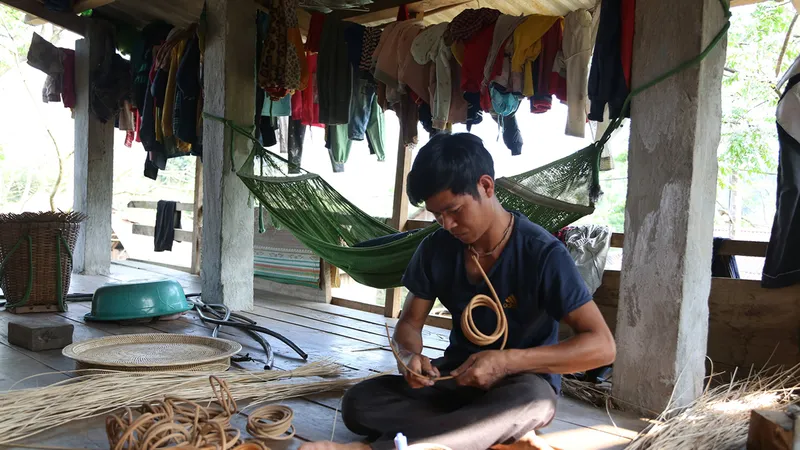 Hồ Kết đã truyền thụ nghề đan lát, mây tre truyền thống cho hàng trăm người dân ở Quảng Bình
