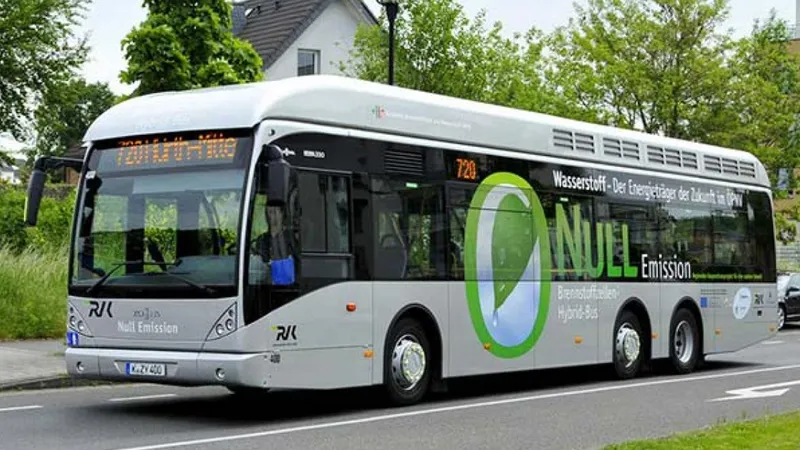 Xe buýt chạy bằng nhiên liệu điện tử ở Đức