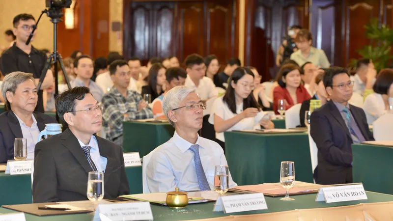 Diễn đàn Thương mại xanh năm 2023: Thương mại xanh - Thách thức và triển vọng phát triển của doanh nghiệp