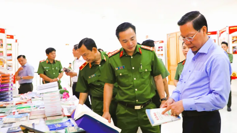 Gần 1.000 cuốn sách tư liệu quý về cuộc đời, sự nghiệp của Chủ tịch Hồ Chí Minh