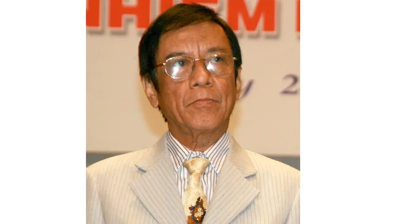 Cánh chim đầu đàn của một thời "Hát cho đồng bào tôi nghe"