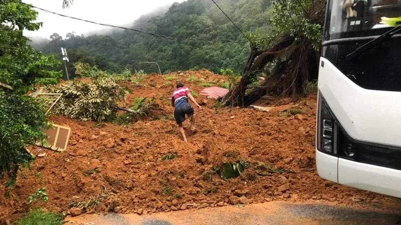 Cục Cảnh sát giao thông thông tin về 3 cán bộ, chiến sĩ cảnh sát giao thông bị vùi lấp ở Lâm Đồng 