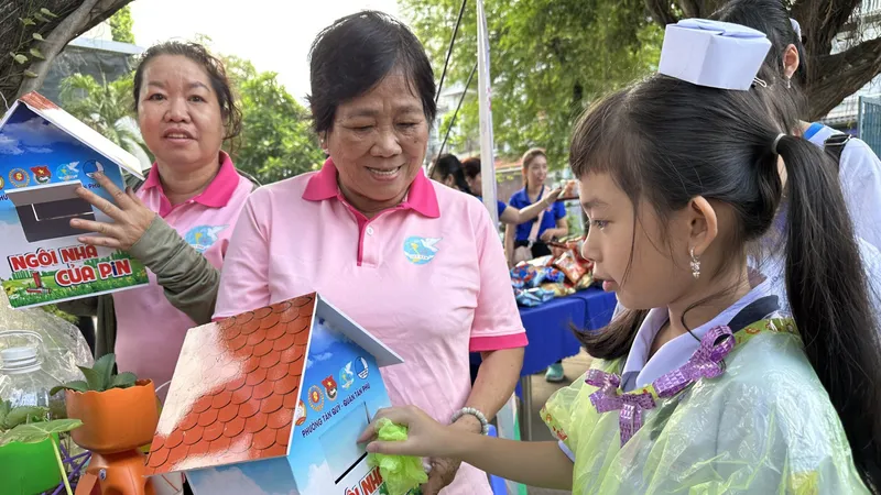 Mô hình “Ngôi nhà của pin” góp phần nâng cao nhận thức cho người dân trong việc giữ gìn, bảo vệ môi trường