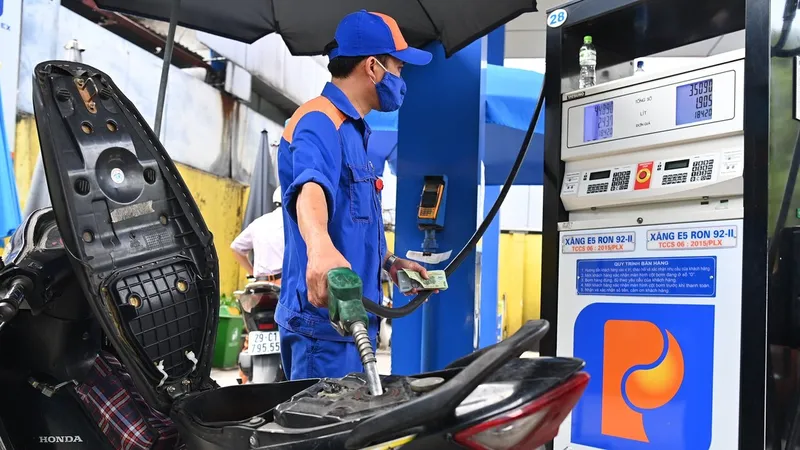 Kiểm tra 4 đầu mối xăng dầu