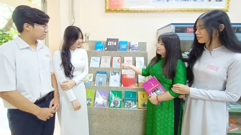 Bí thư Thành ủy TPHCM Nguyễn Văn Nên chỉ đạo các trường học xây dựng môi trường học tập cho học sinh
