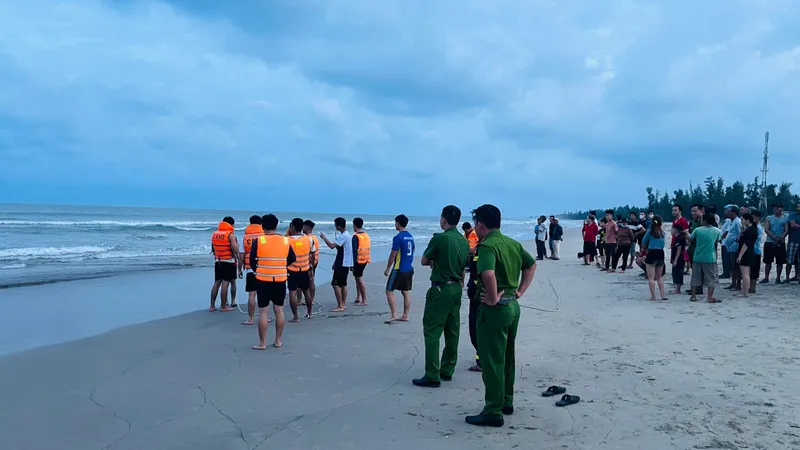 Quảng Ngãi: Tắm biển, một thanh niên đuối nước tử vong
