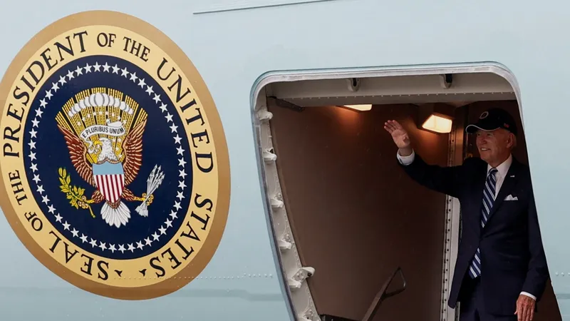 Tổng thống Joe Biden rời Hà Nội, kết thúc tốt đẹp chuyến thăm chính thức Việt Nam