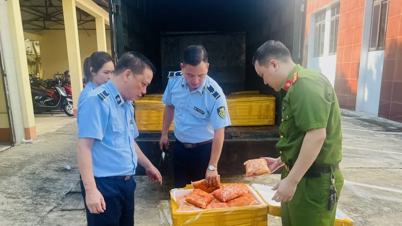 Báo động thực phẩm nhập lậu