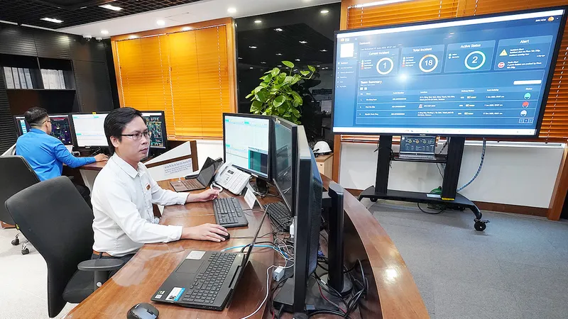 Trung tâm điều khiển điện thành phố tại Tổng Công ty Điện lực TPHCM. Ảnh: HOÀNG HÙNG