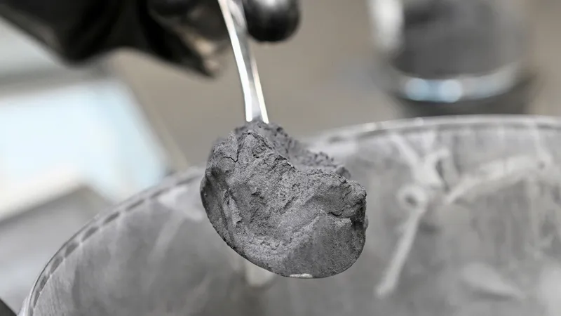 Trung Quốc kiểm soát xuất khẩu than chì 