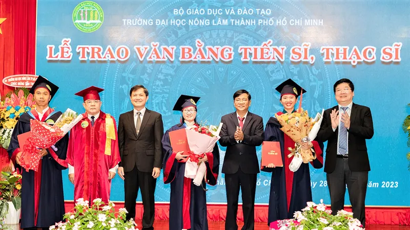Trường Đại học Nông Lâm TPHCM trao bằng tiến sĩ năm 2023