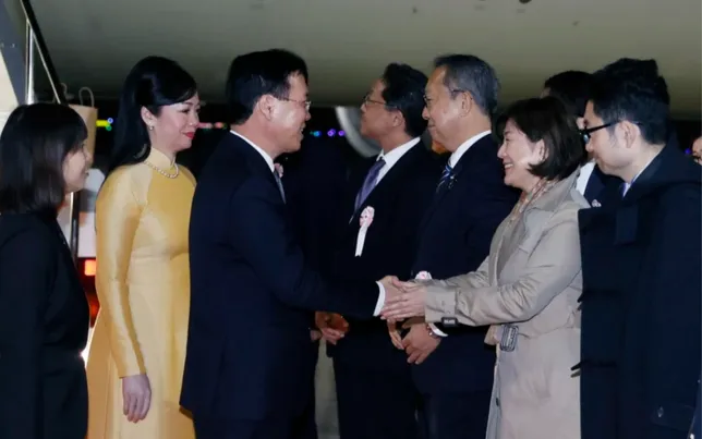 Chủ tịch nước Võ Văn Thưởng đến Tokyo, bắt đầu chương trình thăm chính thức Nhật Bản