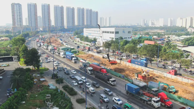 Nút giao An Phú (TP Thủ Đức, TPHCM) đang được gấp rút thi công. Ảnh: HOÀNG HÙNG