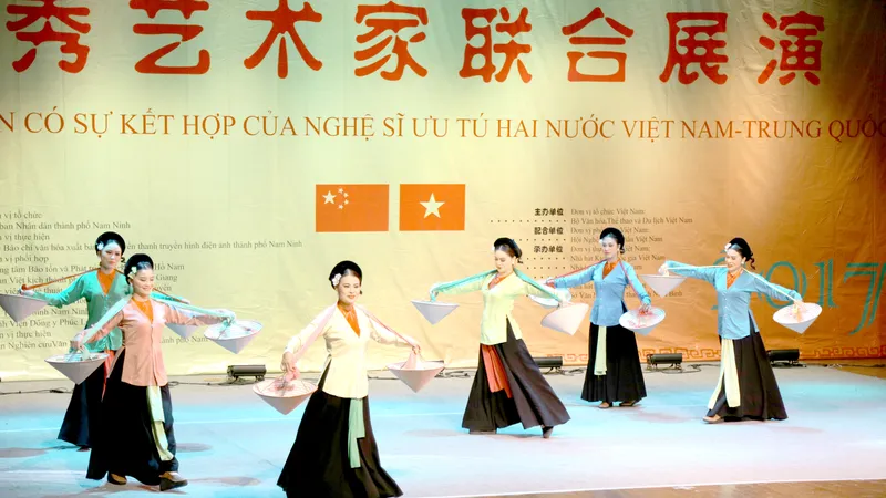 Một tiết mục giao lưu văn hóa - nghệ thuật giữa Việt Nam và Trung Quốc