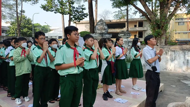 Hiểu biết lịch sử địa phương qua tiết học ngoài nhà trường
