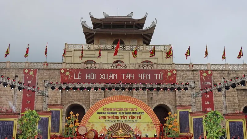 11 tháng Giêng, khai hội ở Tây Yên Tử
