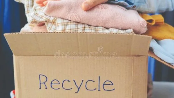 Công ty Nhật Bản phát triển công nghệ tái chế quần áo cũ