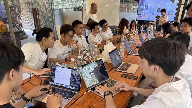 Các bạn trẻ làm việc ở một startup tại TPHCM chuyên về định danh số