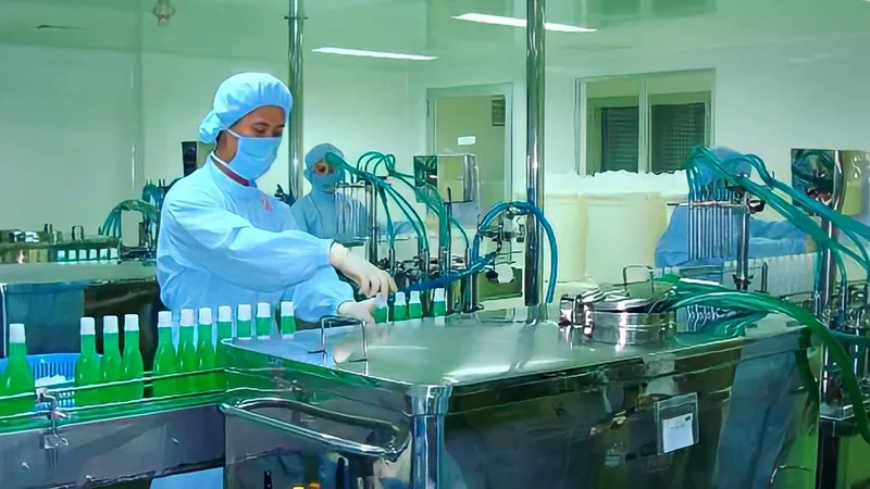 Quy trình đóng gói thành phẩm được thực hiện nghiêm ngặt tại Công ty cổ phần Dược phẩm dược liệu Pharmedic