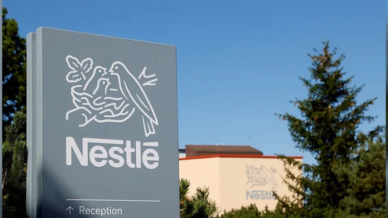 Pháp yêu cầu giám sát các địa điểm khai thác của Nestle