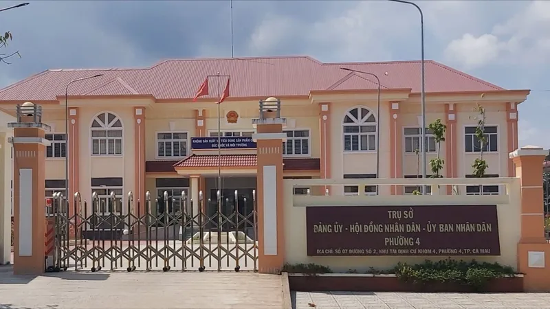 Phần lớn diện tích phường 4 nhập vào phường 2, phần còn lại nhập vào phường Tân Xuyên