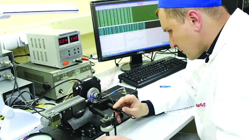 Thử nghiệm vật liệu composite mới trong phòng thí nghiệm. Ảnh: SPUTNIK