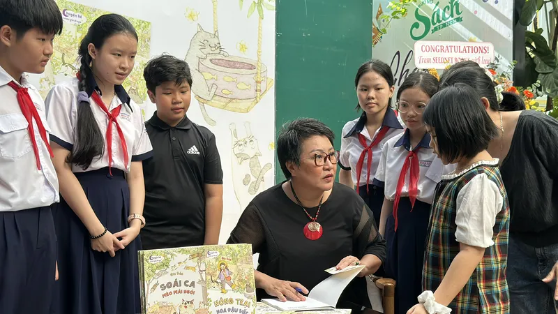 Nhà văn Trần Gia Bảo giao lưu cùng các em nhỏ tại Đường sách TPHCM