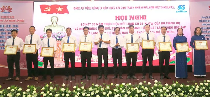 Khen thưởng các tập thể xuất sắc trong học tập và làm theo tư tưởng, đạo đức, phong cách Hồ Chí Minh giai đoạn 2021-2024