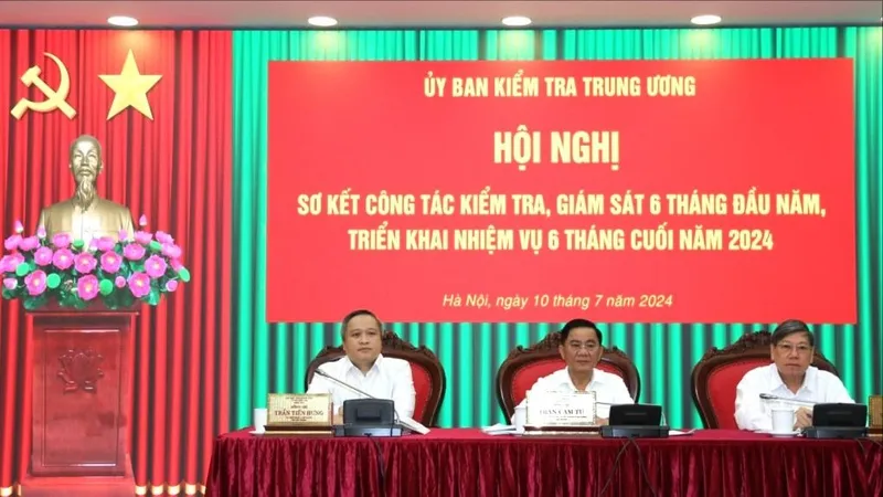 Trong 6 tháng đã thi hành kỷ luật 165 tổ chức đảng và 7.858 đảng viên