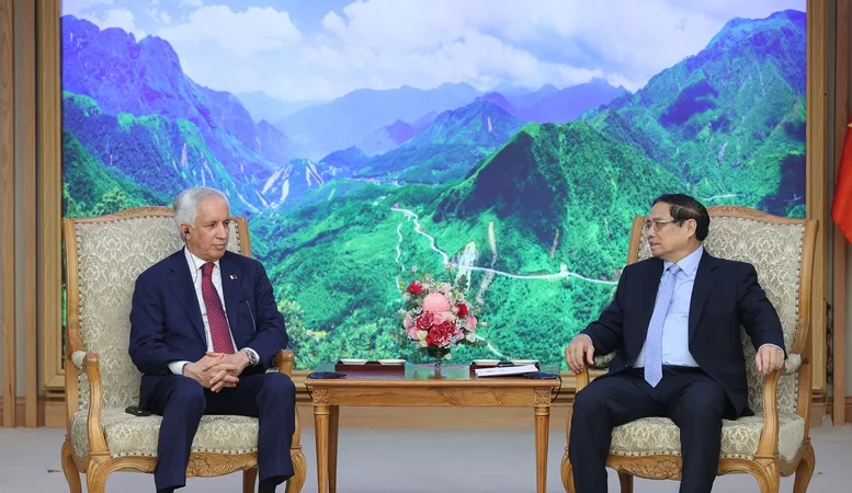 Thủ tướng Phạm Minh Chính tiếp Quốc vụ khanh Bộ Ngoại giao Qatar. Ảnh: VGP