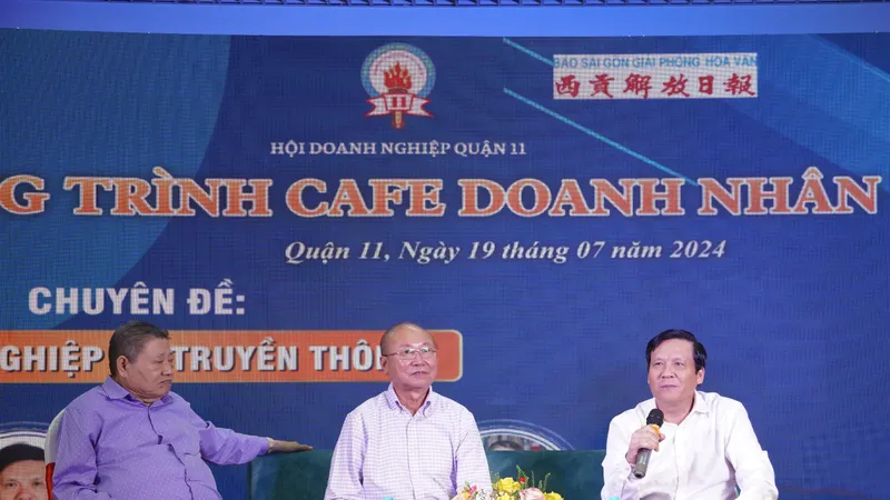 Phó Tổng Biên tập Báo SGGP Nguyễn Ngọc Anh phát biểu tại chương trình. Ảnh: TAM NGUYÊN