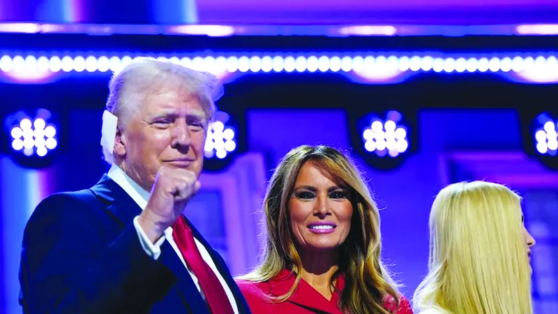Ông Donald Trump và vợ , bà Melania Trump, tại Đại hội toàn quốc của đảng Cộng hòa. Ảnh: REUTERS