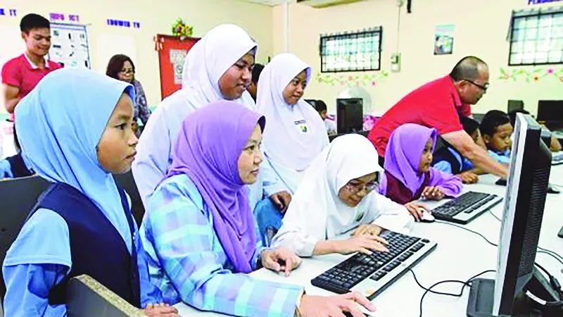 Quản lý Internet tạo môi trường mạng lành mạnh tại Malaysia. Ảnh: Harian Metro