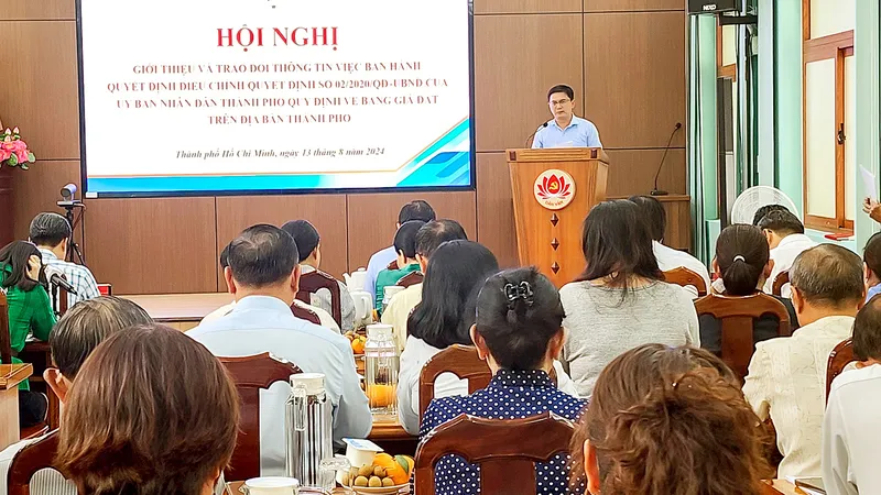 Trưởng Ban Dân vận Thành ủy TPHCM Nguyễn Mạnh Cường phát biểu khai mạc hội nghị