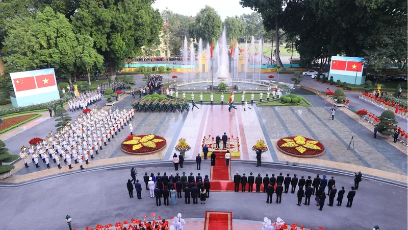 Quang cảnh Lễ đón chính thức Tổng Bí thư, Chủ tịch nước Trung Quốc Tập Cận Bình thăm Việt Nam ngày 12-12-2023. Ảnh: TTXVN