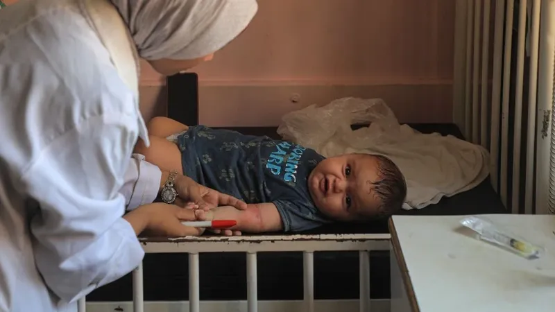 Mở chiến dịch tiêm phòng bệnh bại liệt ở Dải Gaza