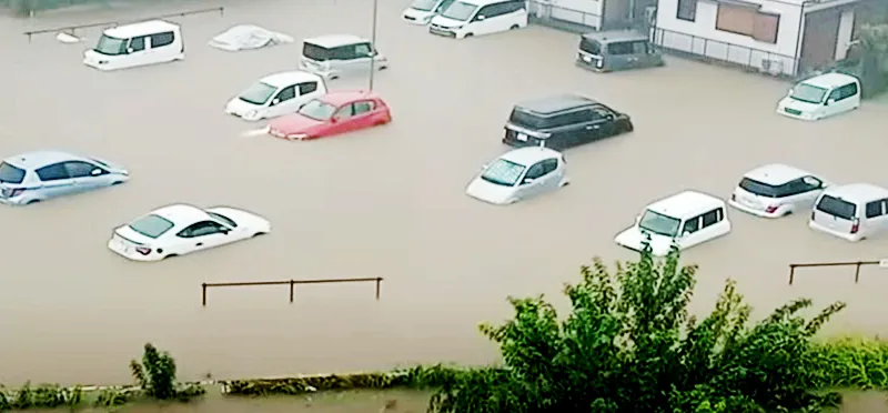  Một khu vực ở tỉnh Kanagawa chìm trong biển nước do bão Shanshan