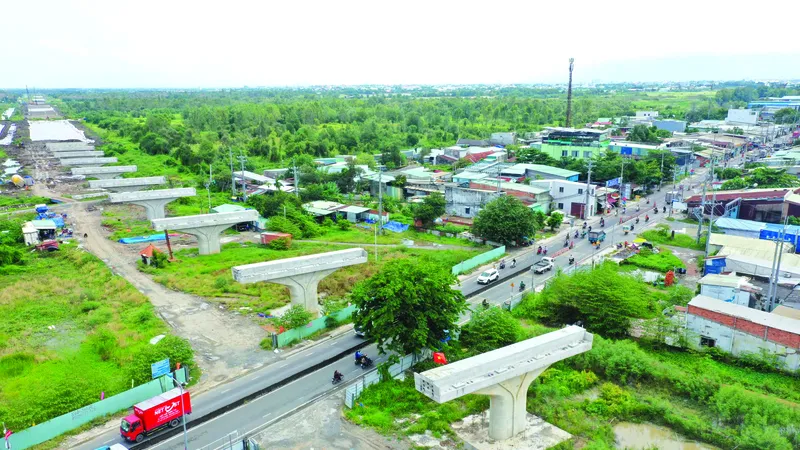 Dự án tuyến đường Vành đai 3 qua địa bàn huyện Hóc Môn, TPHCM. Ảnh: HOÀNG HÙNG 