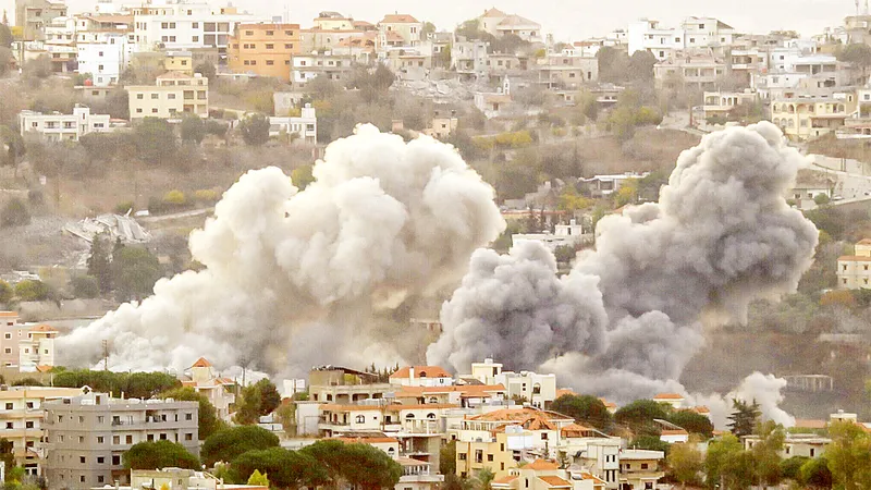 Hiện trường vụ không kích của Israel nhằm vào Hezbollah ở làng Khiam, miền Nam Lebanon vào ngày 31-10. Ảnh: TIMES OF ISRAEL