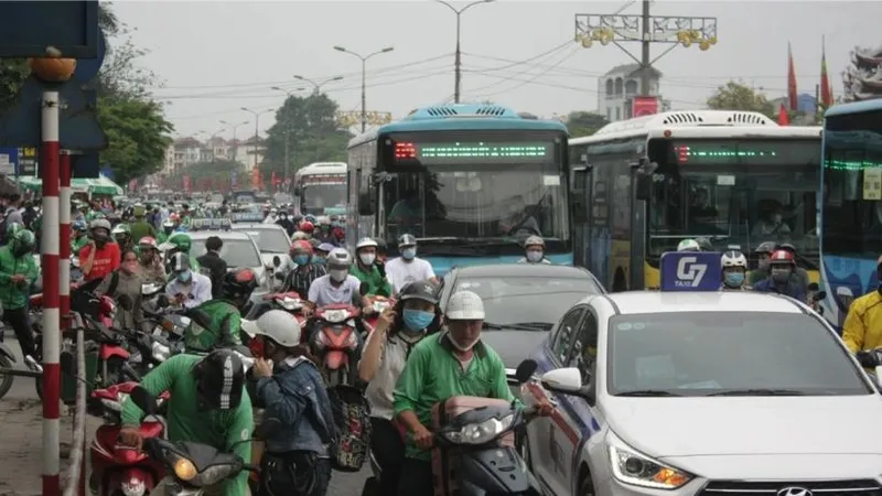 Thủ tướng Phạm Minh Chính yêu cầu các bộ ngành, địa phương nâng cao hiệu quả công tác bảo đảm trật tự, an toàn giao thông.