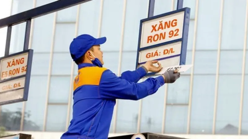 Các loại xăng dầu tăng giá kể từ 15 giờ ngày 19-12