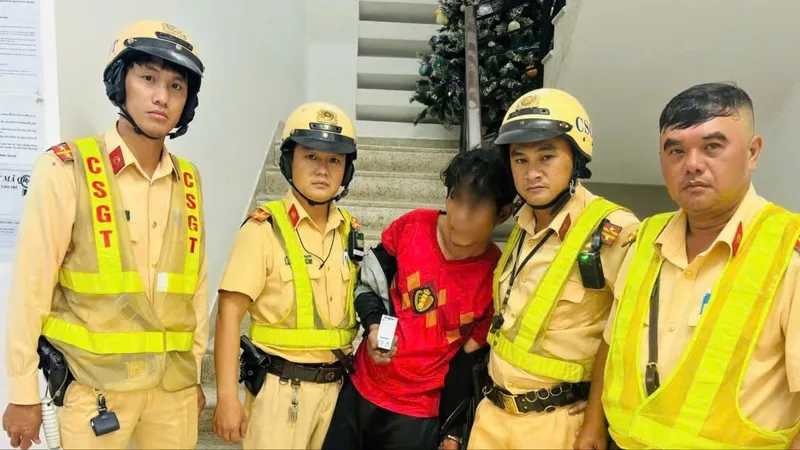 CSGT phát hiện ông H. lái xe mà trong cơ thể có chất ma túy. 