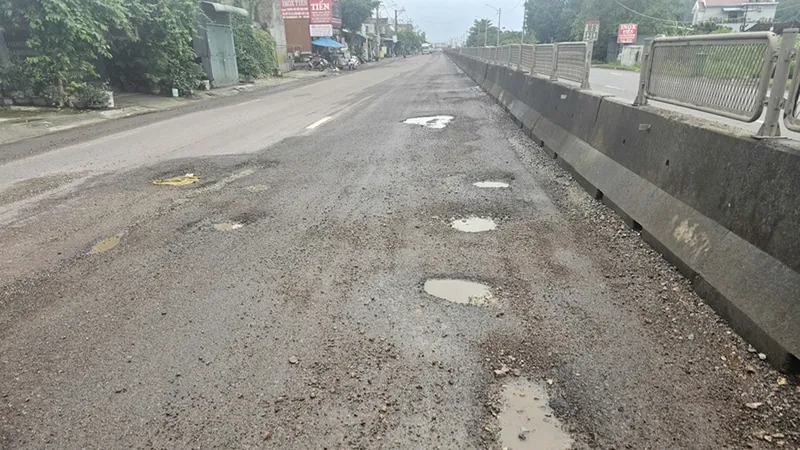Bình Định: Yêu cầu xử lý hư hỏng trên các tuyến quốc lộ