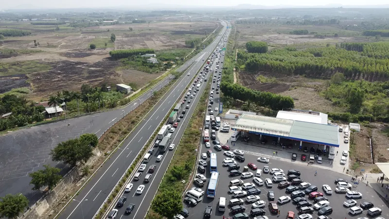Hoàn thiện các trạm dừng nghỉ trên đường cao tốc