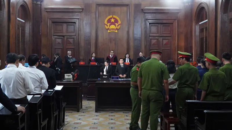 Quang cảnh phiên tòa