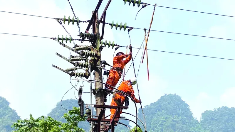 Thủ tướng yêu cầu chủ động giải pháp bảo đảm cung ứng đủ điện phục vụ sản xuất kinh doanh và đời sống nhân dân trong thời gian cao điểm năm 2025 và giai đoạn 2026-2030.