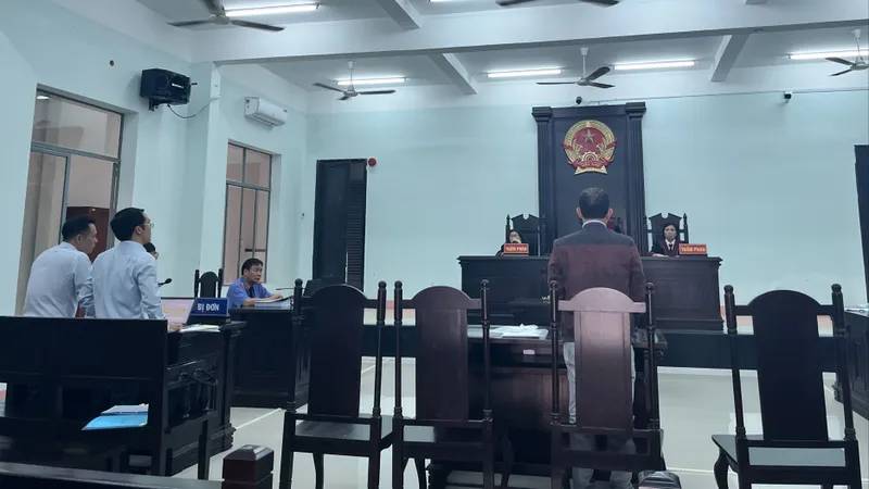 Phiên tòa ngày 17-1