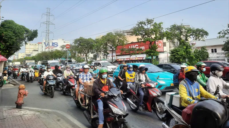 Căng thẳng giao thông từ nội thành đến cửa ngõ