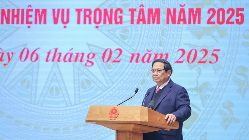 Thủ tướng Phạm Minh Chính, Chủ tịch Ủy ban quốc gia về chuyển đổi số chủ trì phiên họp lần thứ 10 của ủy ban. Ảnh: VGP