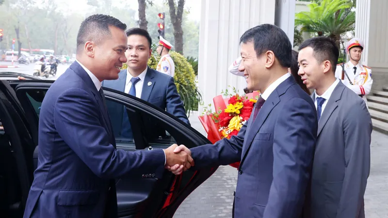 Bộ trưởng Lương Tam Quang chào mừng Phó Thủ tướng, Bộ trưởng Sar Sokha sang thăm, làm việc tại Việt Nam. 